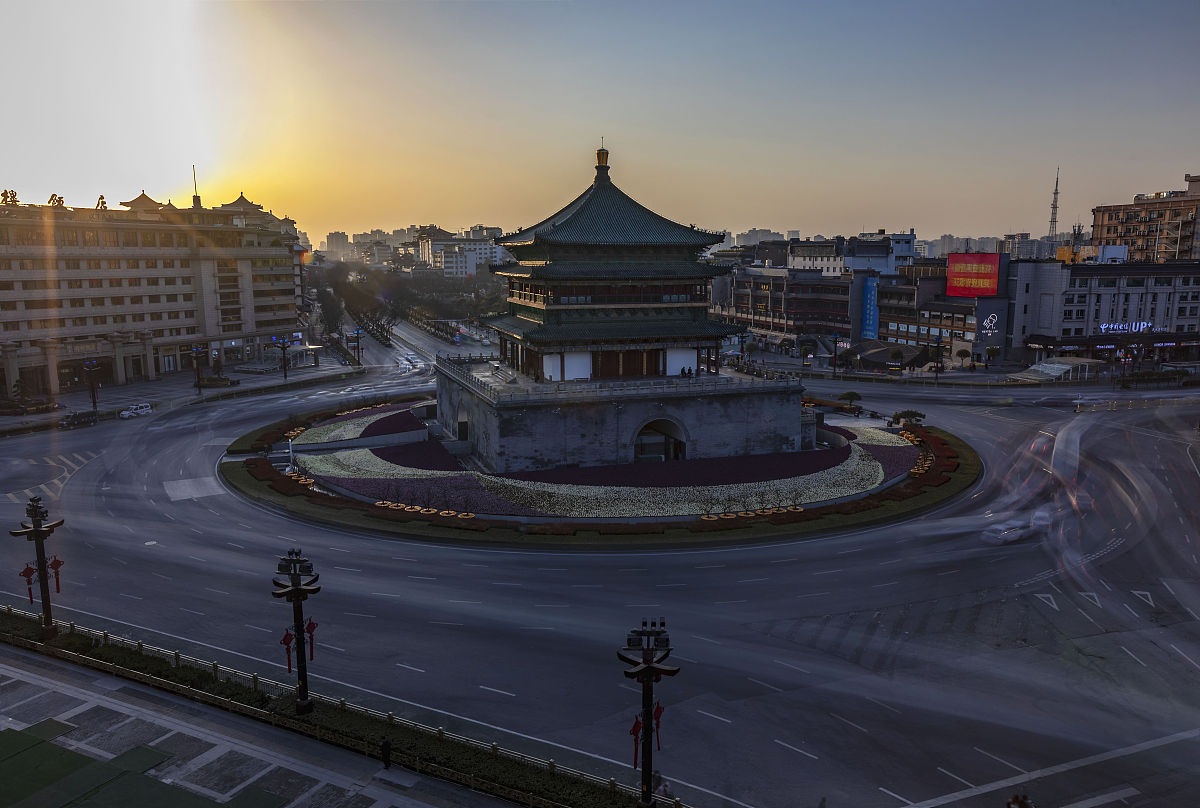 2021年3月3日,西安钟楼.(如需下载使用,请务必署名:曾文平/视觉中国)