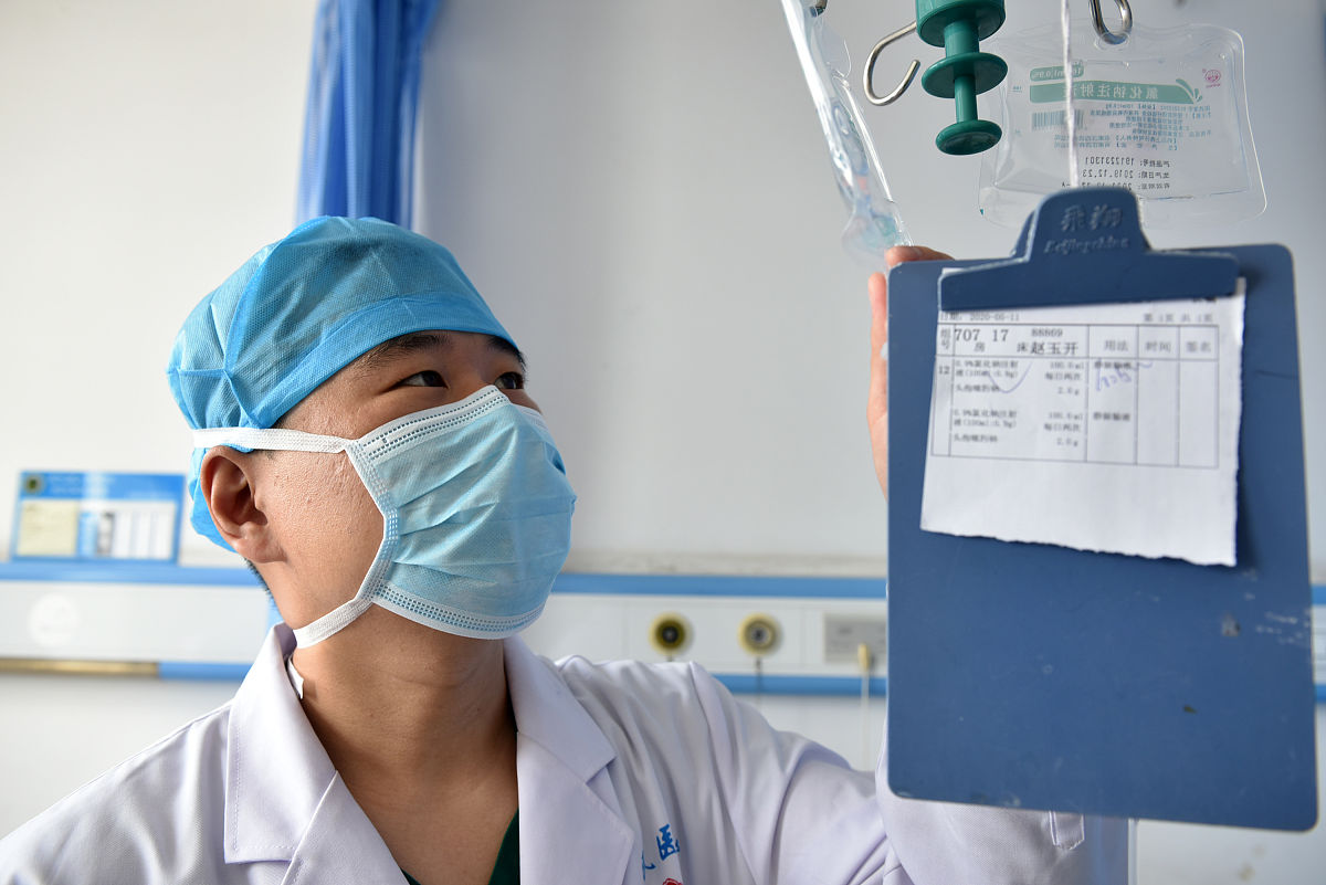 贵州省人民医院护士学校招生办电话多少