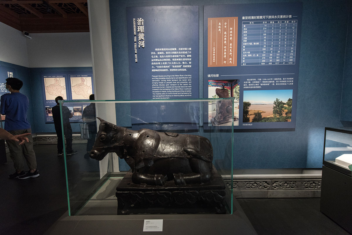 阐述社会现实主义