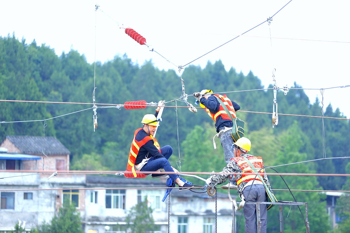 四川2020年女生读铁路学校学什么专业好
