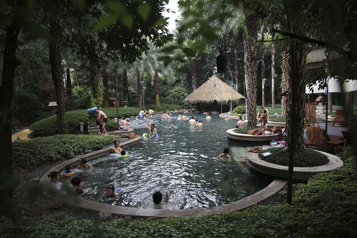 重庆温泉之旅：放松身心，享受温泉恩赐