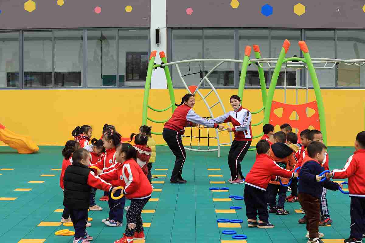 浅谈幼儿园体育活动中存在的问题及解决措施的研究方法