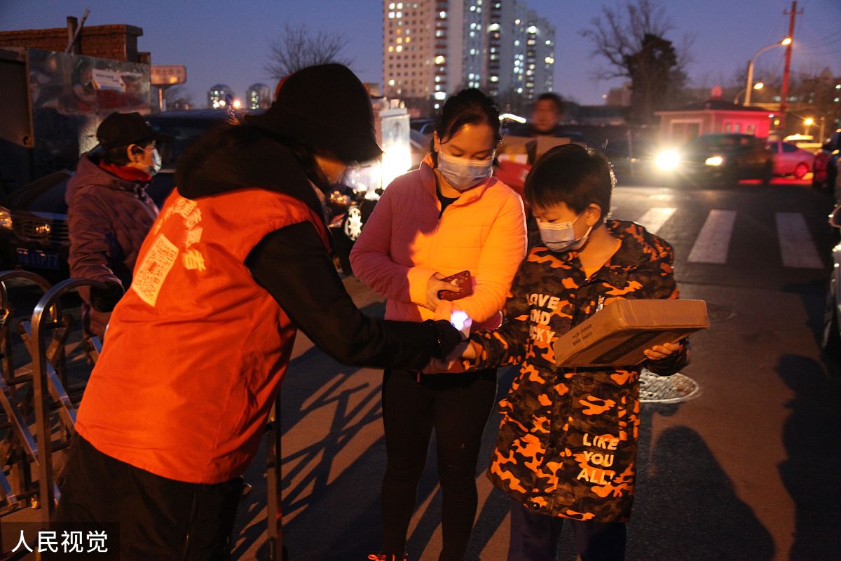 帮我做一个简介-我的内容是-做你角落的微光