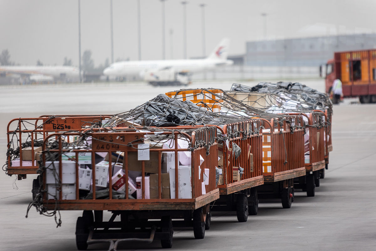 从上海有航空运宠到陕西省安康市要多久到