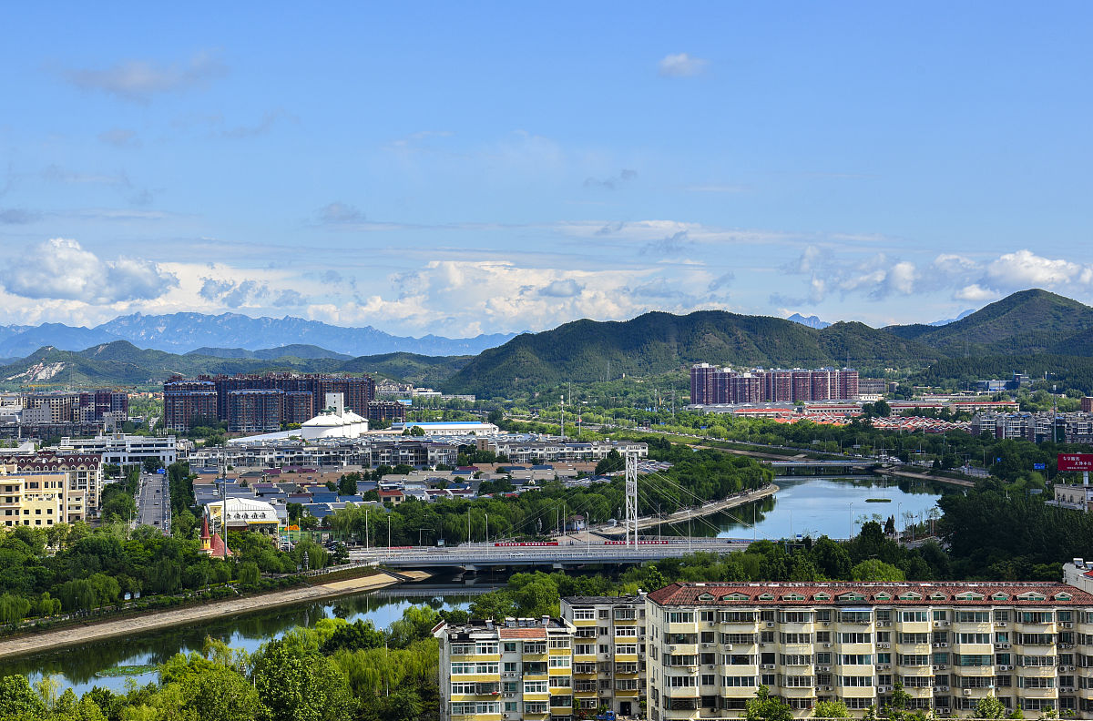 2020年5月23日,北京密云雨后,空气清新,蓝天白云犹如一幅美丽画卷.