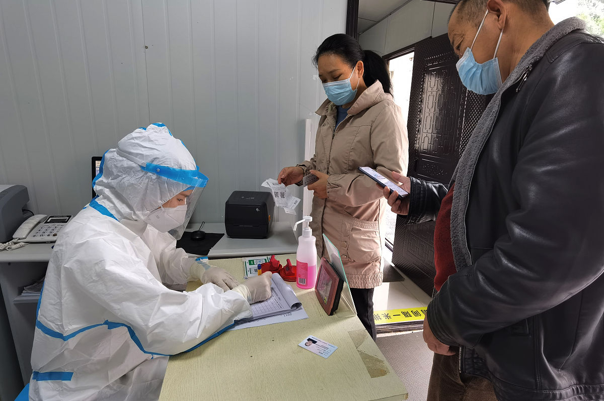 深圳第四人民医院介入科医生收入：详解月薪、职称、发展前景