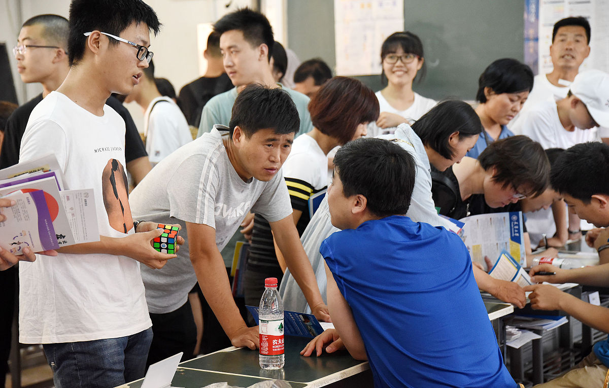 初中生学什么专业好 男生上技校学什么最挣钱