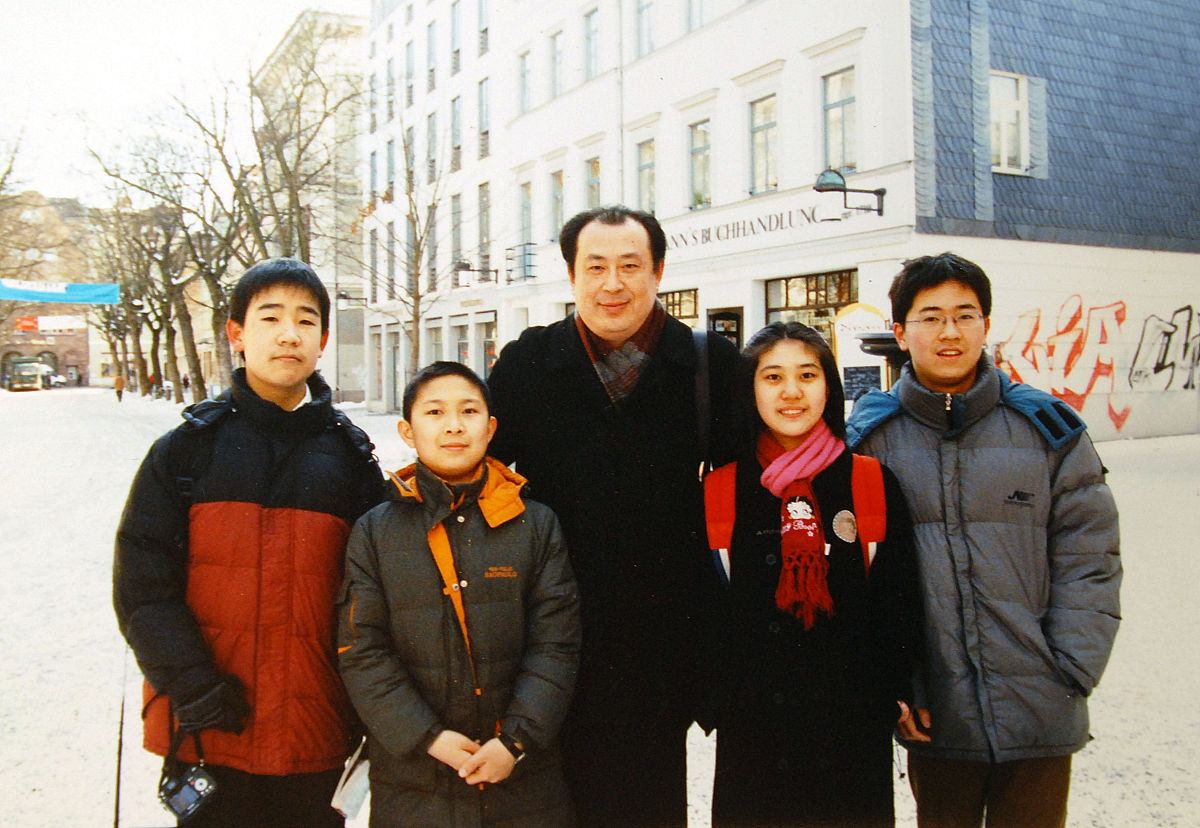 [ 资料 图片 ] 2005年 , 中央 音乐 学院 教授 , 中央 音乐 学院 附中