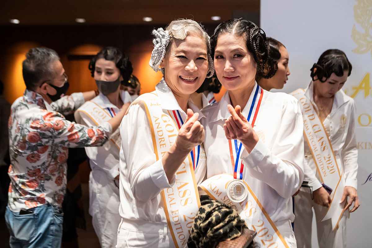当地时间2021年2月18日,韩国首尔<strong>新罗</strong>酒店,andre kim传统服饰:后台
