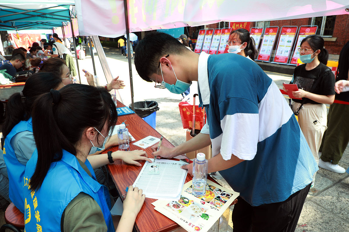图书馆志愿服务活动精彩纷呈，邀您共建阅读美好