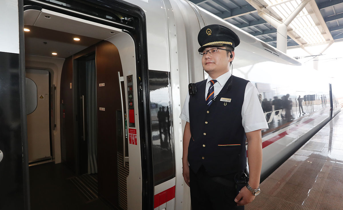 云南高铁专业学校报名材料昆明官渡区华西学校环境怎么样