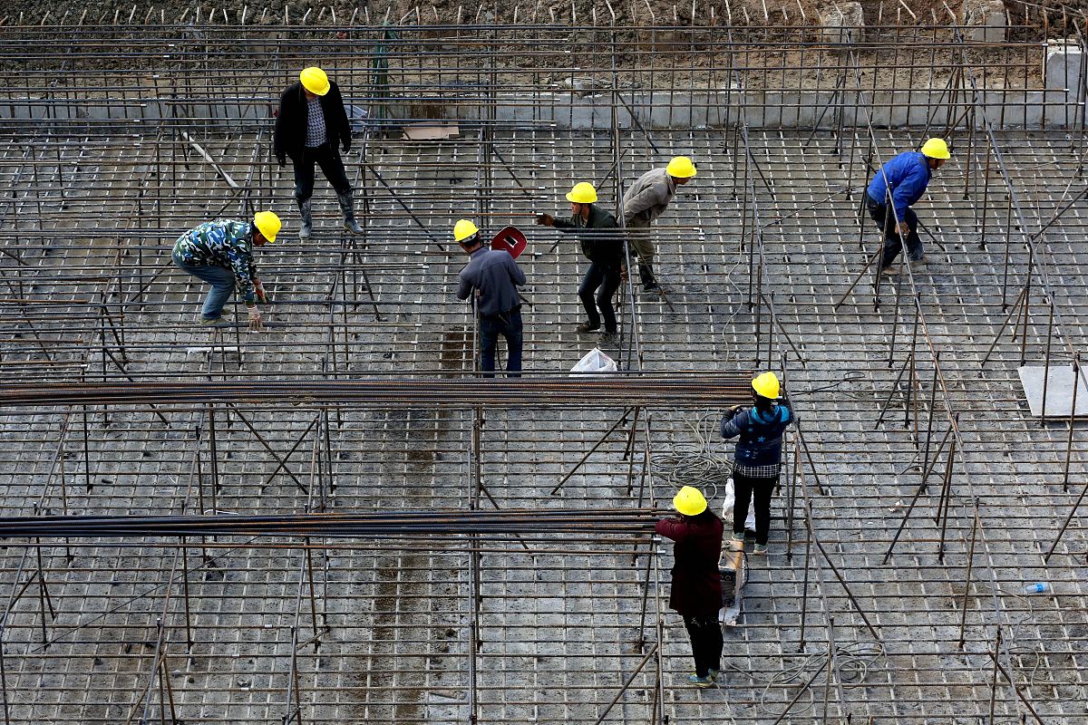 浅析房屋建筑工程施工管理方面的问题及措施论文