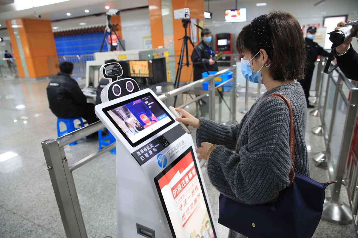 开环控制和闭环控制：机器人、体温、红绿灯和空调