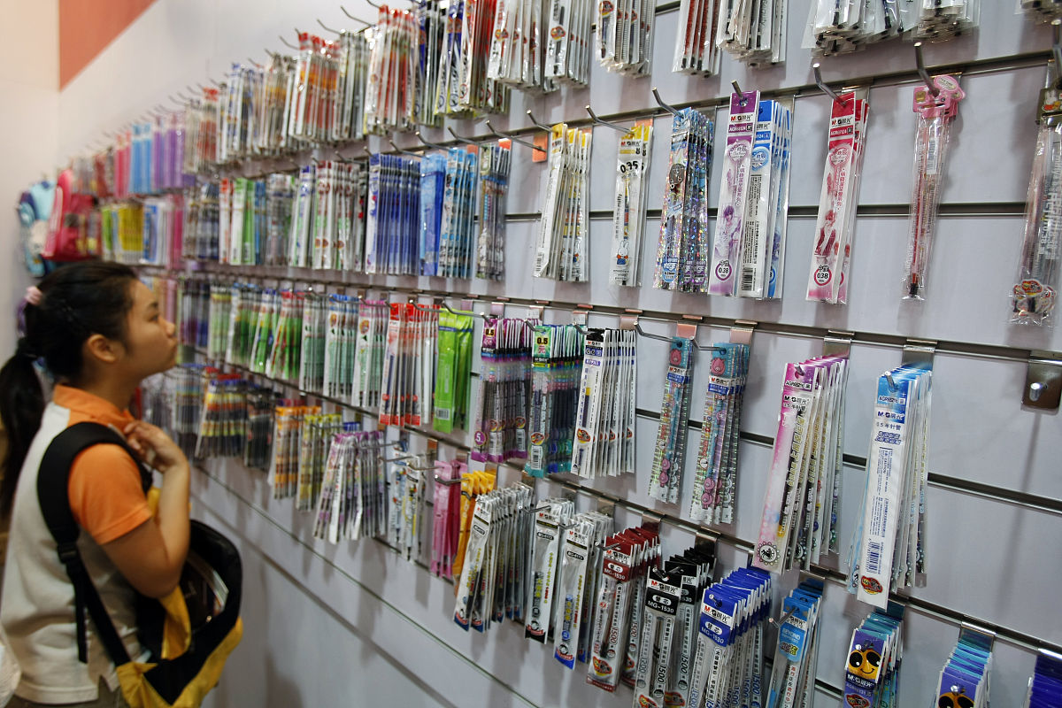 请不少于800汉字的博客文章语言要幽默风趣。主题是：开文具店新手如何进货5个文具店进货渠道