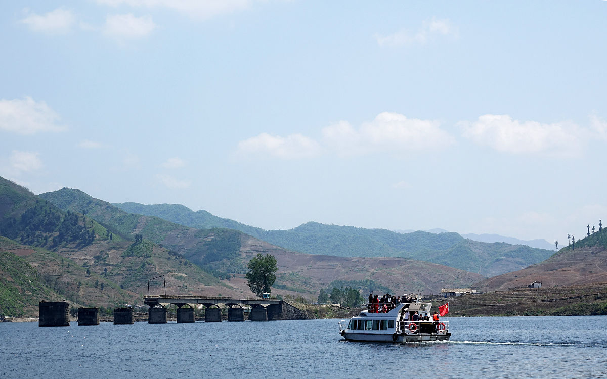 辽宁省边境旅游情况介绍帮我用200字详细描述