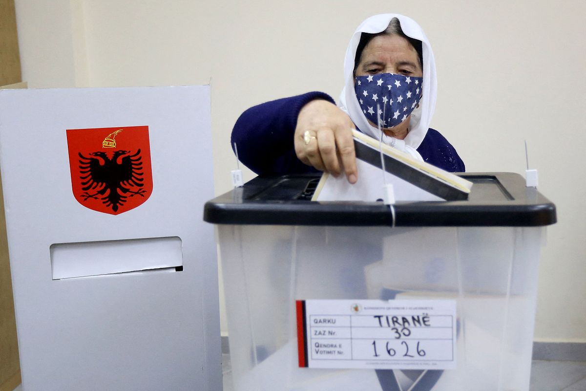 mysql中update能否用left join