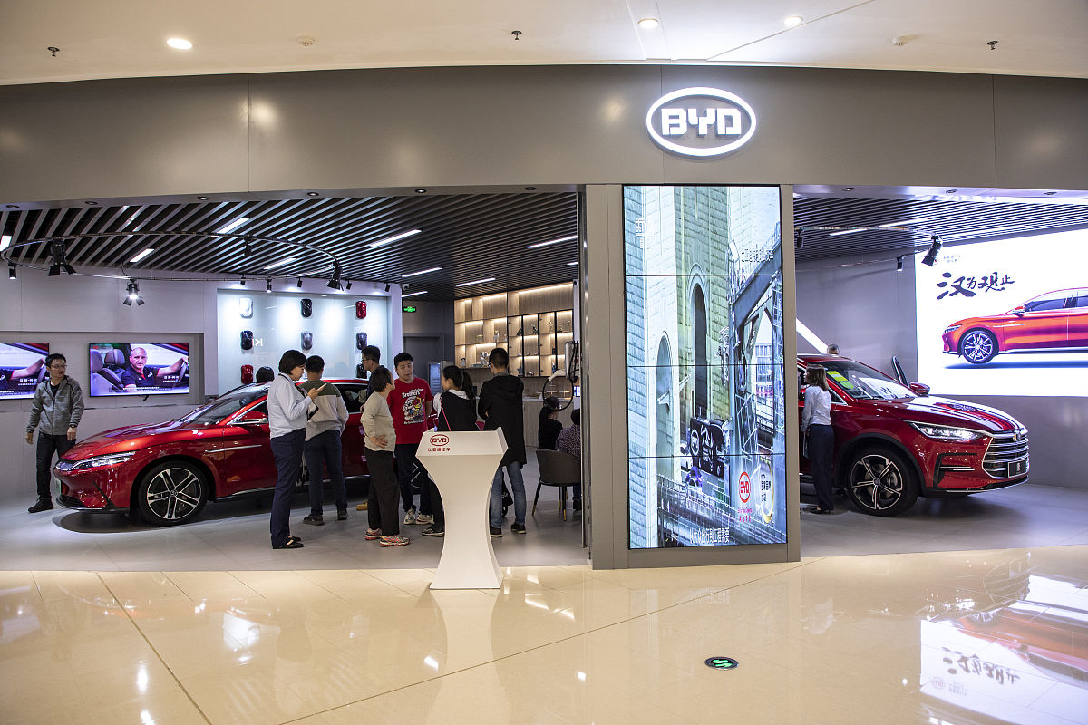 比亚迪新能源轿车SWOT分析：优势、劣势、机会和威胁