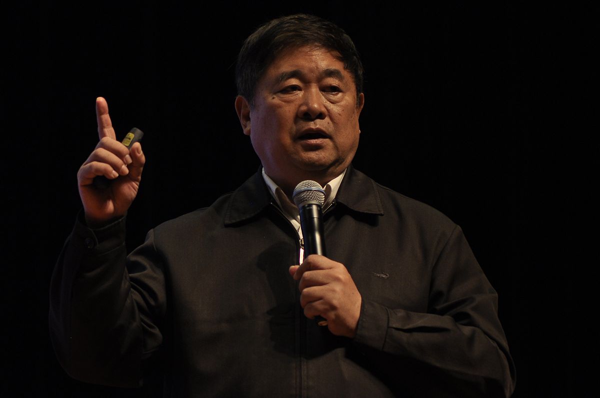 历史文化的传承与民族自信：增强文化自信，走向世界舞台