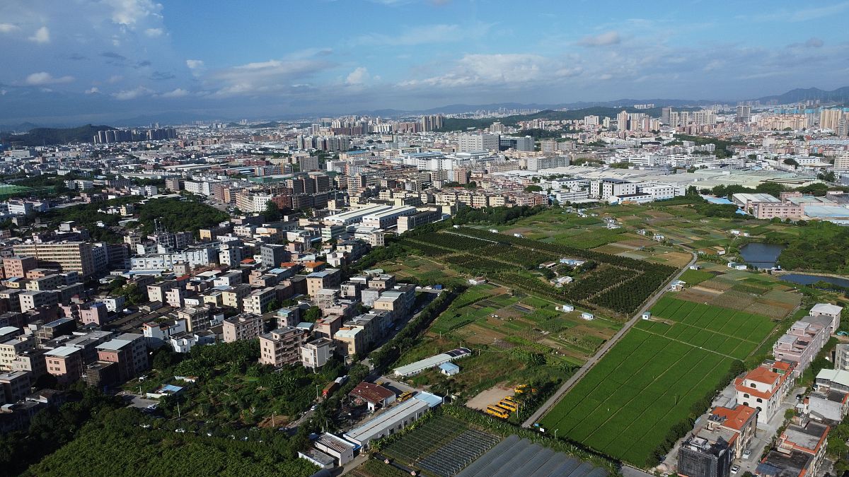 2021年9月23日,航拍广东省东莞市清溪镇城市风光.