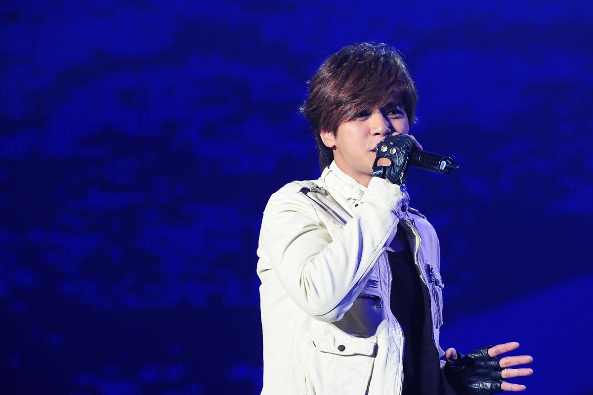 满洲里俄语职业学院举办歌手比赛做一个报名网站HTML语言来写