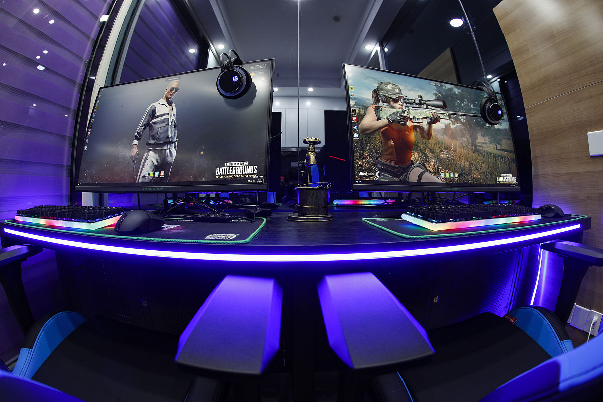 1电脑配置：最高3070ti显卡电竞椅罗技外设高刷显示器2年轻人娱乐：免费狼人杀活动各类桌游ps5switch3公区休闲书吧免费阅读4服务贴心5性价比价值感根据上面要求写一份20秒电竞酒店抖音视频内容