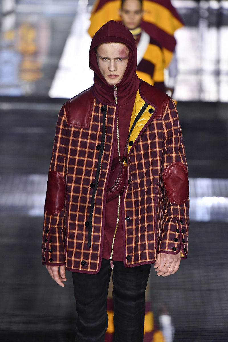 Burberry 2024春夏系列：Daniel Lee的英式革新与品牌重塑