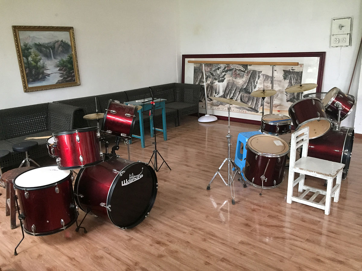 如何开办一家成功的爵士鼓教室：从计划到运营的完整指南