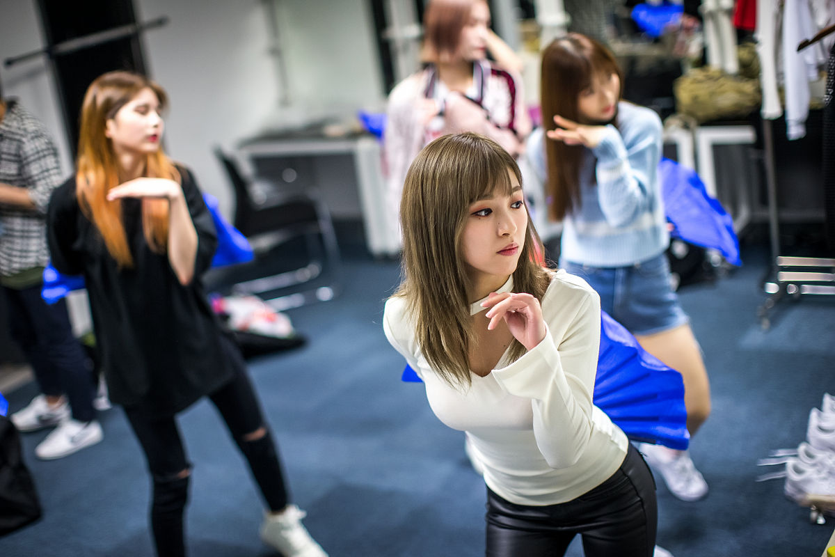 怎样进入snh48的?每个女孩都有一个自己的故事.东北女孩孔肖吟说当初