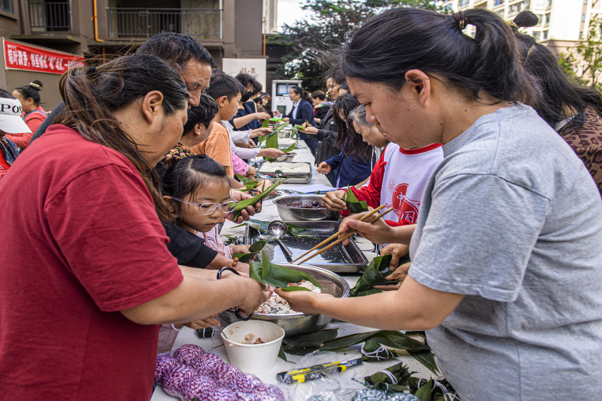 哈哈公司举办端午节活动，员工创意无限，共庆传统节日