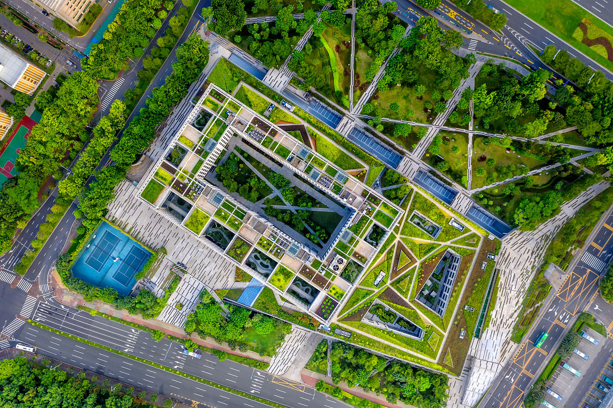 提升园区硬实力：优化布局、环境、设施、基础设施、安全、科技、产业链、人才、服务、合作