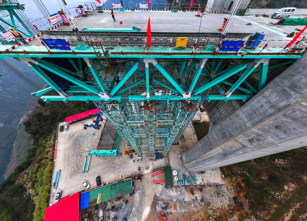桐山溪特大桥连续刚构施工风险分析：超高墩和主梁失稳