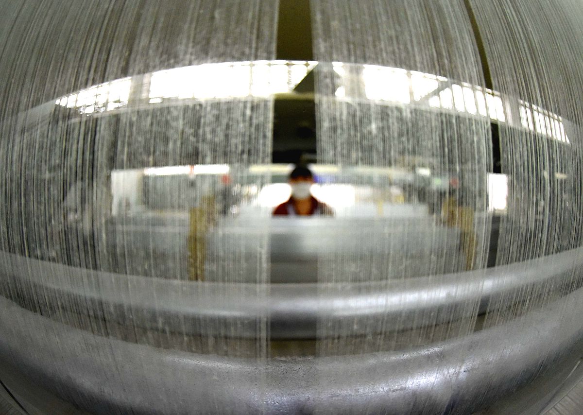 真空蒸发镀膜技术详解：原理、应用及优缺点