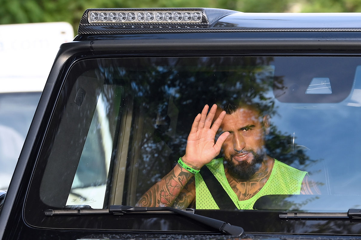 es la hora de partir

o abandonado como los muelles al andar

todo en ti


什么意思，出自哪里