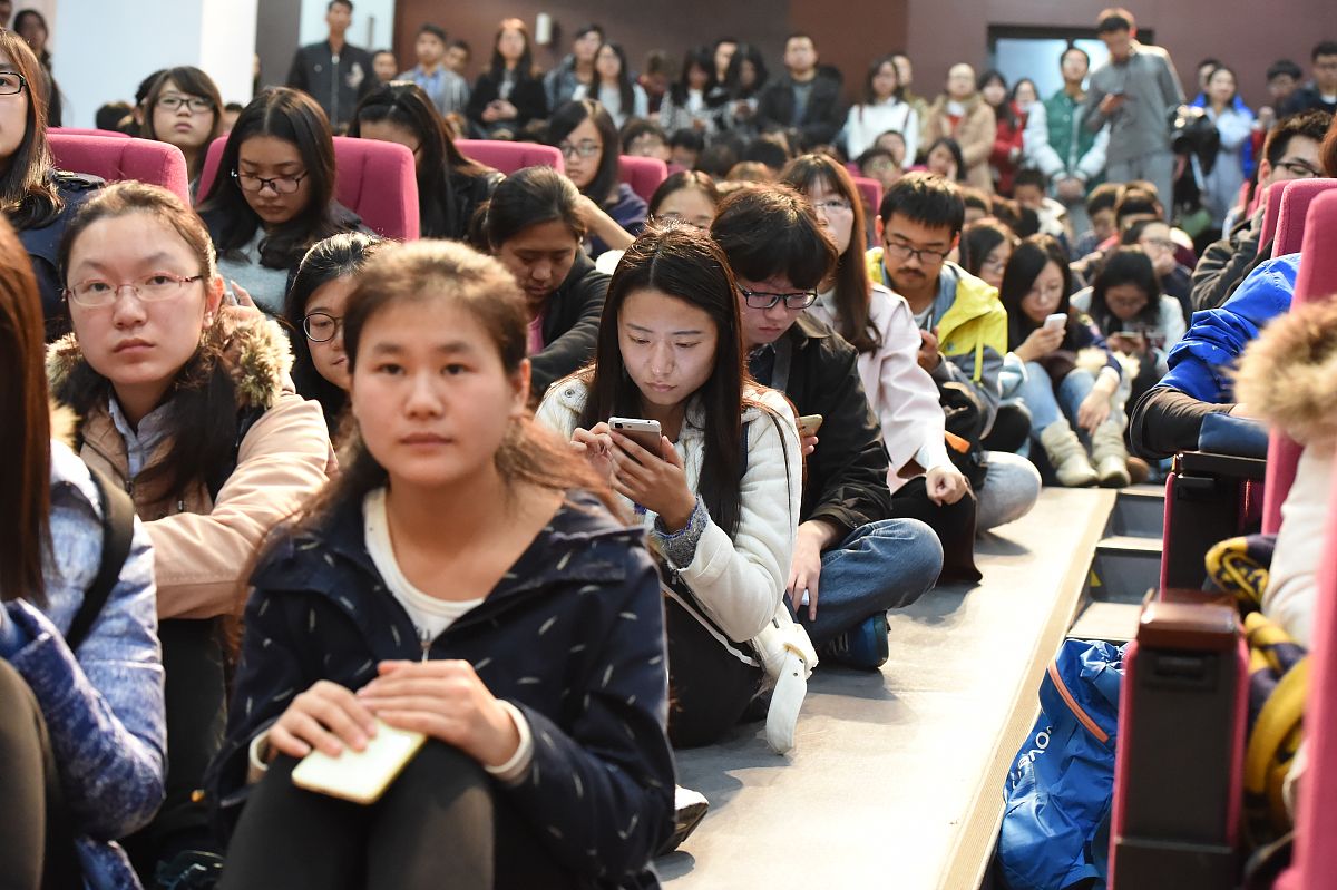 演讲稿以选择感悟绽放为篇章