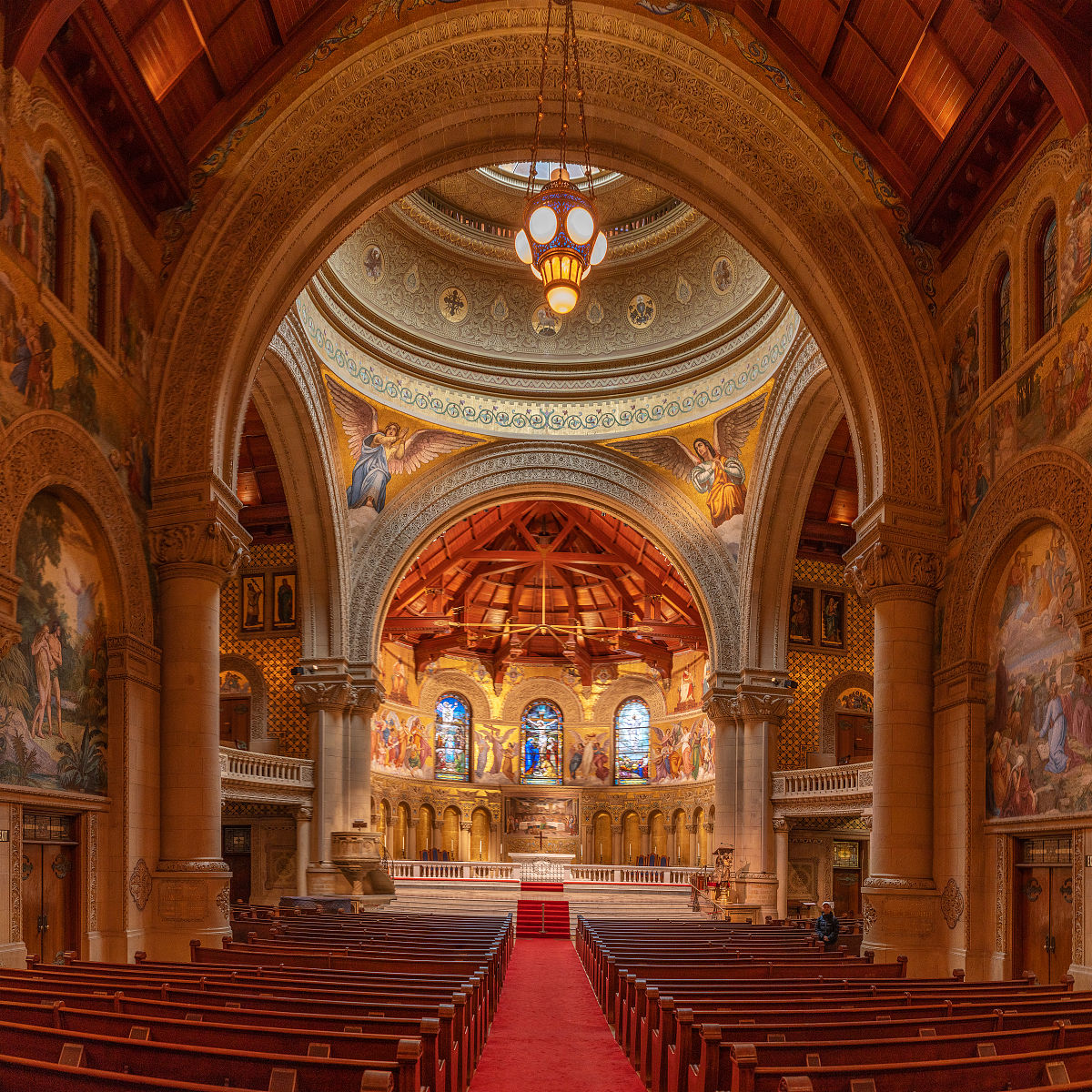 圣公会教堂：朴素与奢华的融合