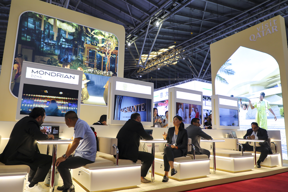 请部门高度重视积极配合确保参展圆满成功。多写一点类似的话