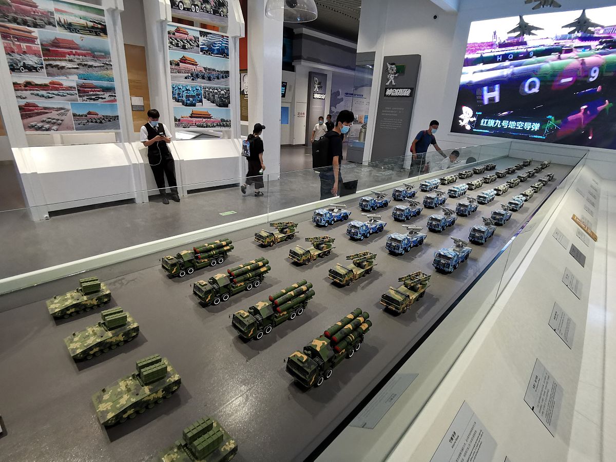新军事革命对信息化战争的影响：武器、策略和作战方式的变革