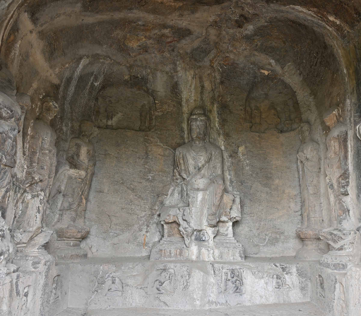 关于洛阳龙门石窟未解之谜的文章