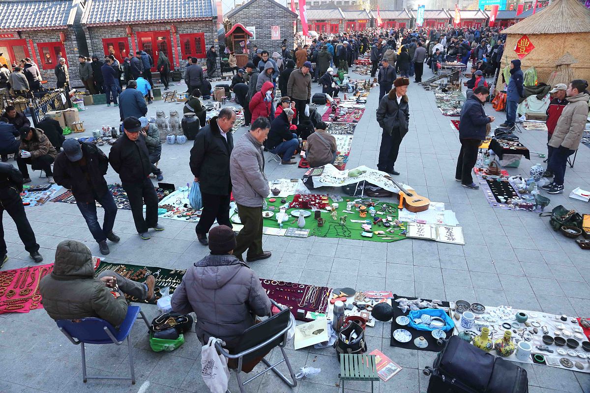 西安市西咸新区流动摊贩综合治理：健全制度，促进城市和谐发展