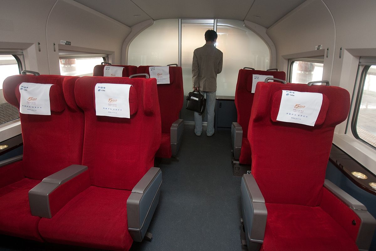 成都铁路工程学校高铁动车专业就业前景分析：未来发展趋势及就业方向