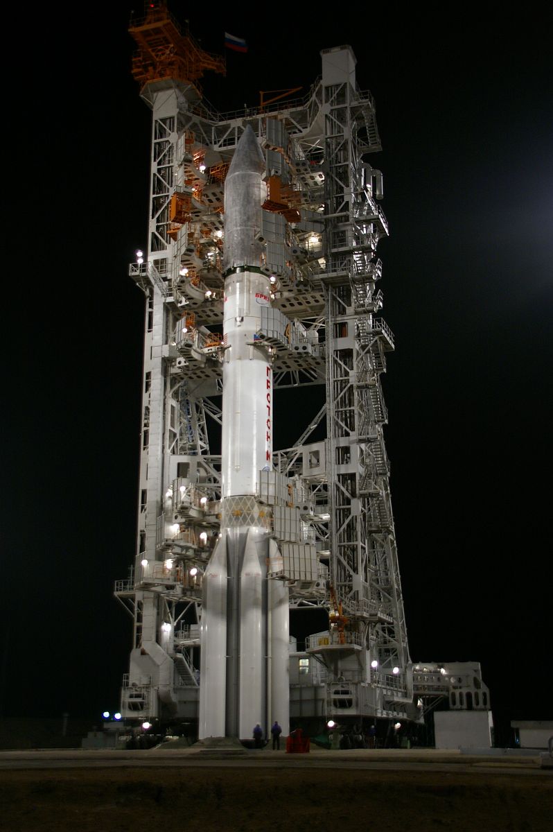 2008年11月6日,俄罗斯"质子"火箭成功发射astra-1m卫星.     04: baik