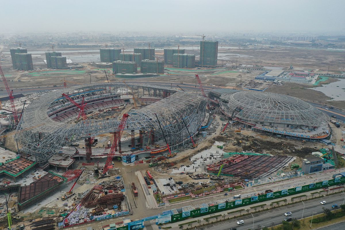 2020年11月7 汕头亚青会东海岸新区主场馆建设高清航拍图