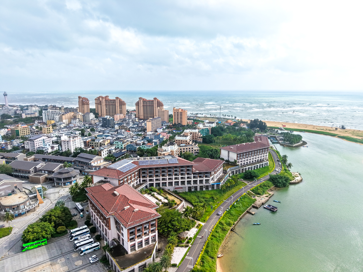 2025年12月22日,海南省琼海市,空中鸟瞰博鳌水城旅游.