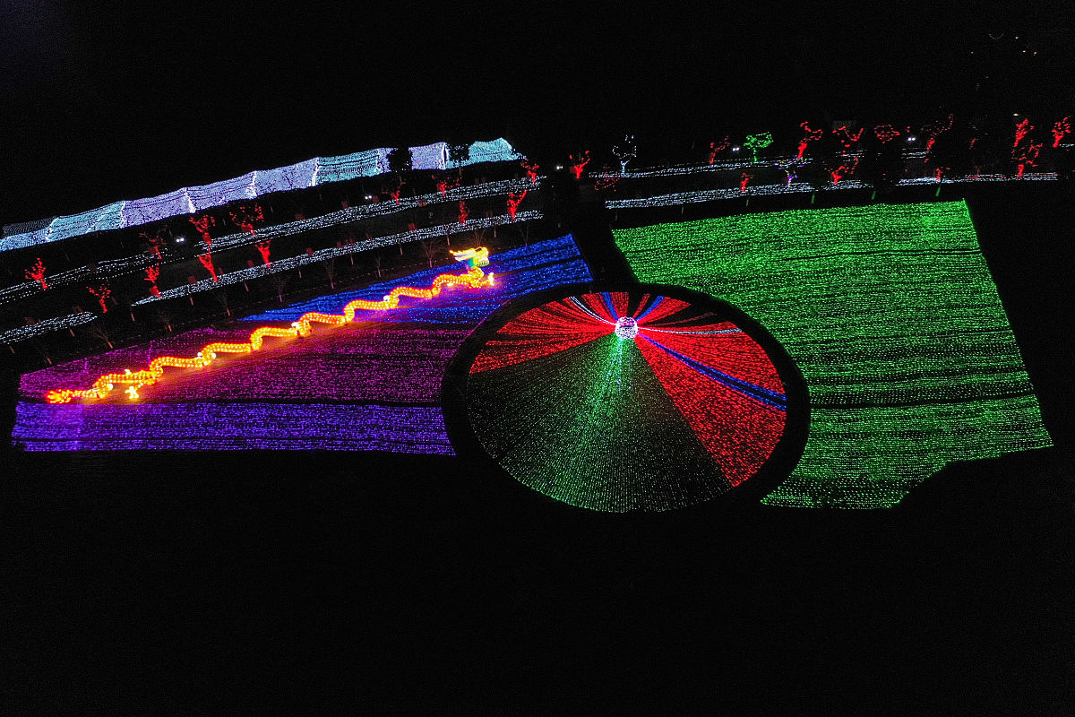 Matlab炮弹轨迹模拟与空气阻力分析