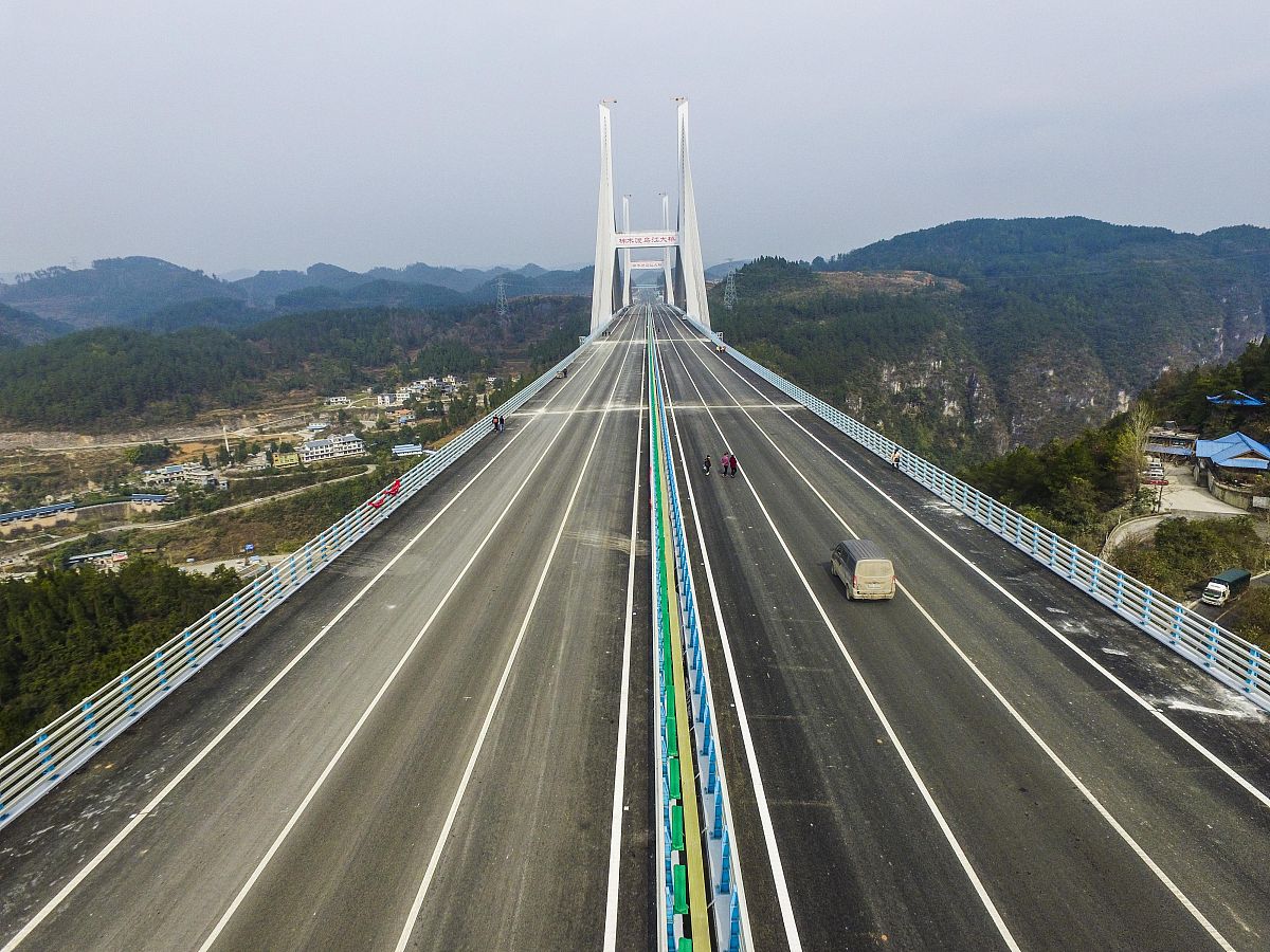 湖南高速铁路职业技术学院道路桥梁工程技术专业怎么样？ - 教学质量及未来发展方向