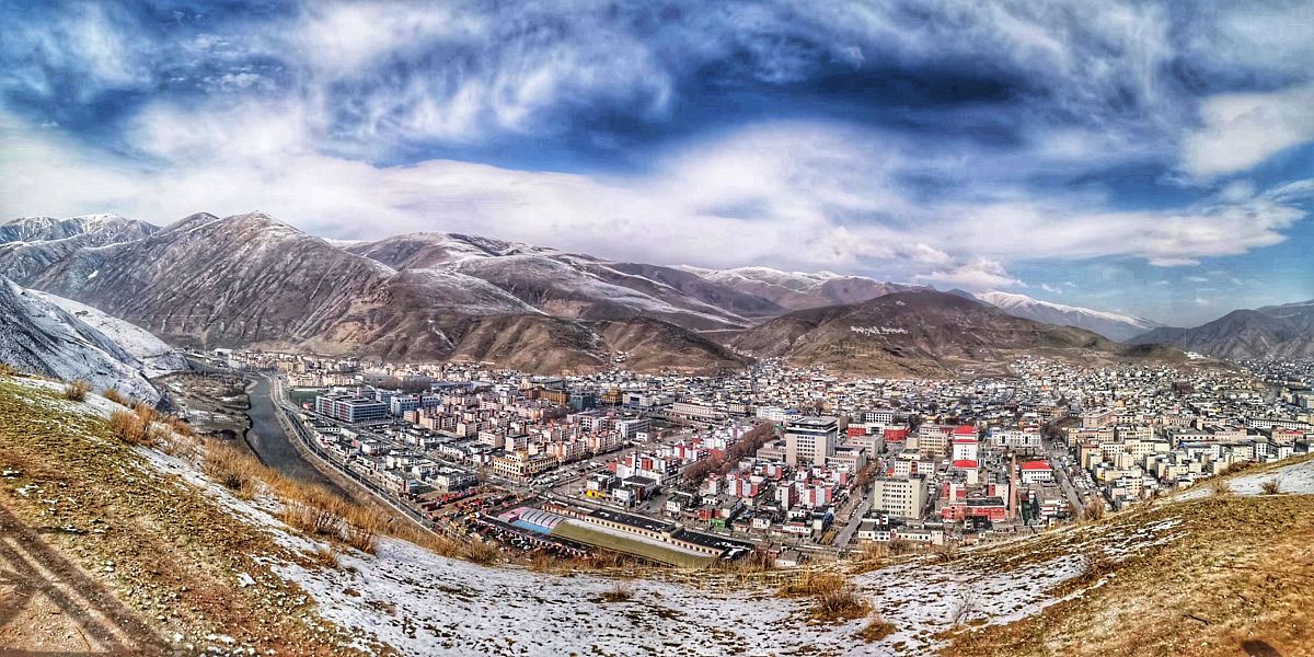 2020年11月8日,青海,玉树县城风光.