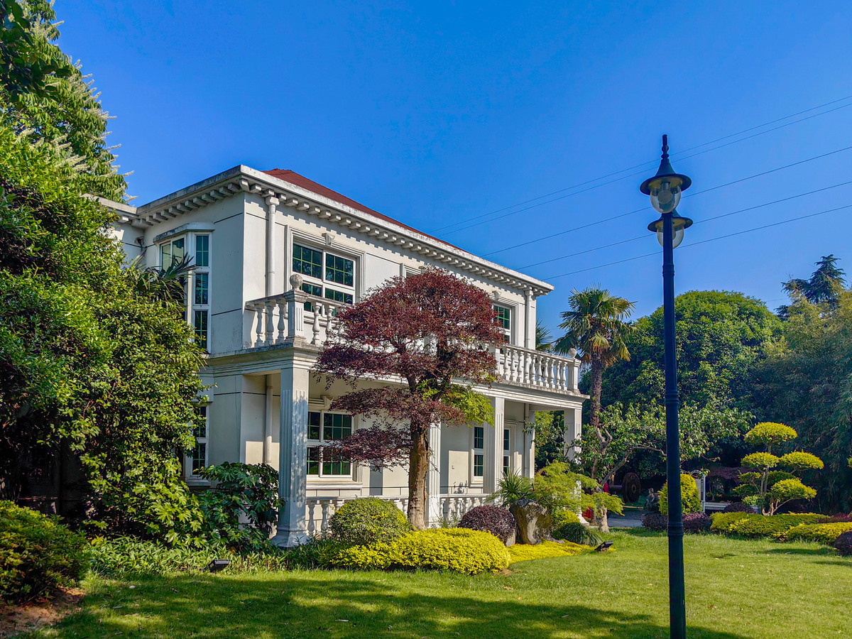 写一个卖房广告两层有稳定租户