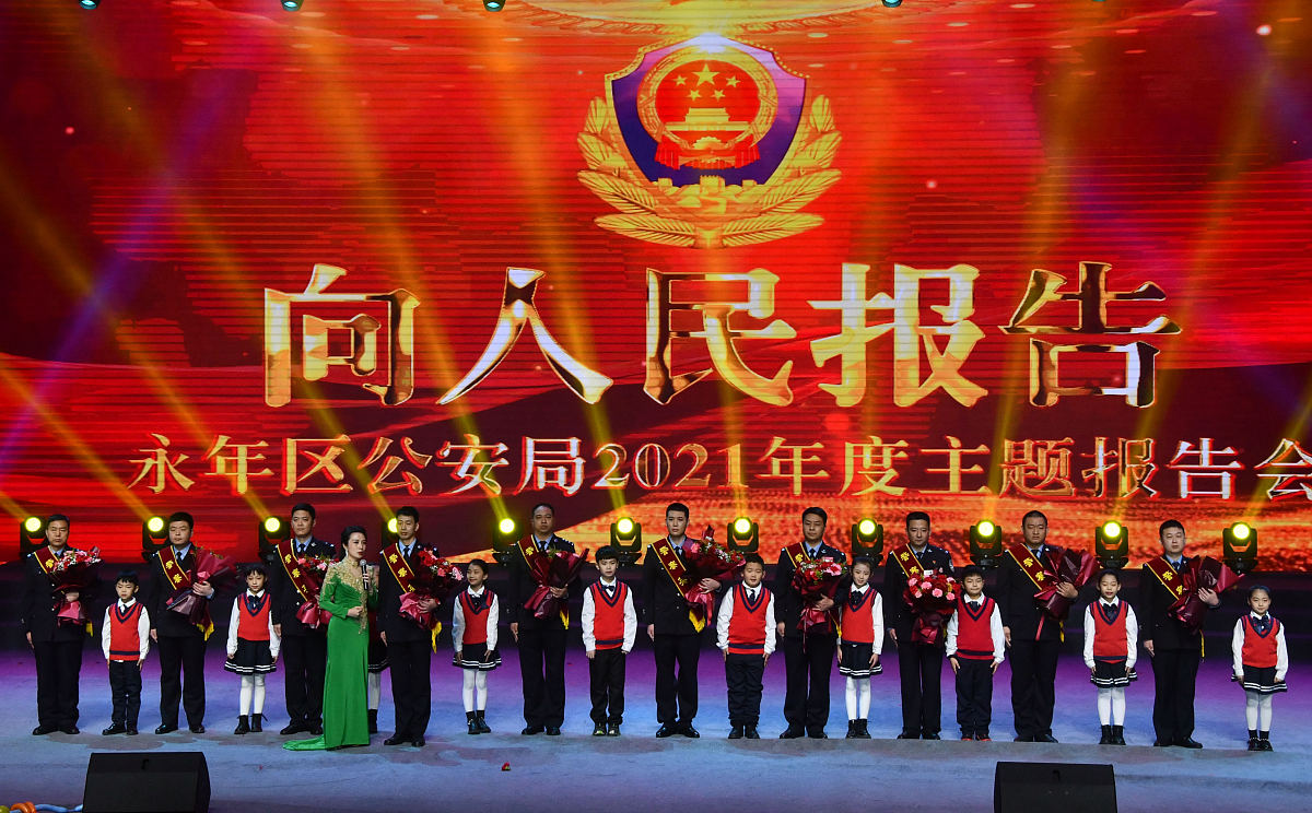 人民群众与杰出人物：社会发展不可或缺的双引擎