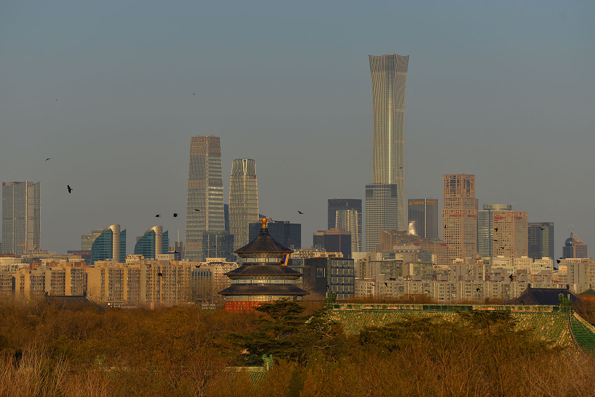2021年1月16日,北京,黄昏时分,站在独一无二的位置放眼眺望cbd,现代中