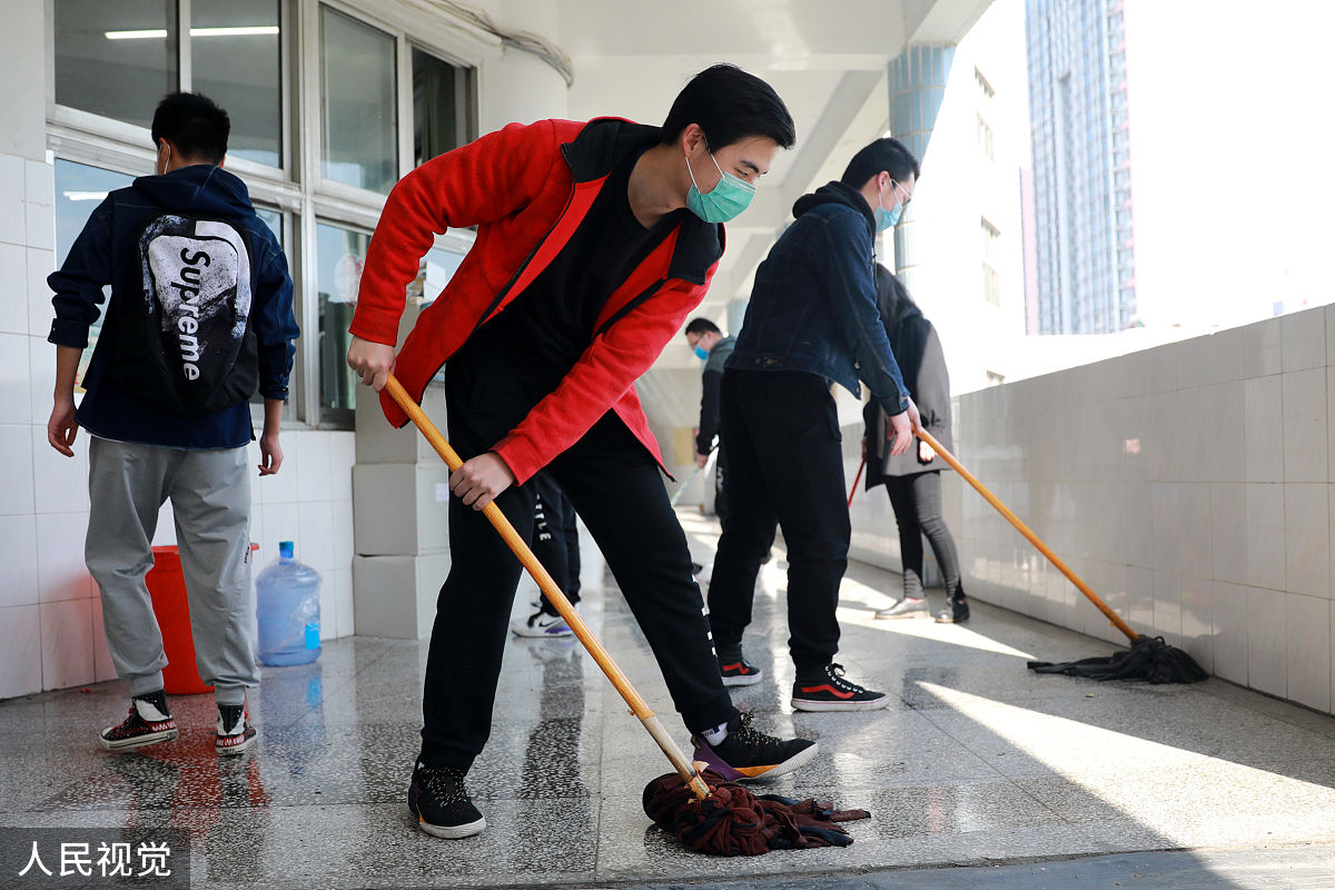 打扫教室卫生心得体会：保持整洁，培养责任感